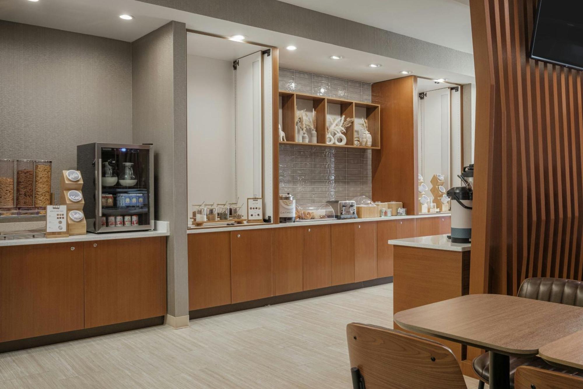 Springhill Suites By Marriott Lexington Франкфорт Экстерьер фото